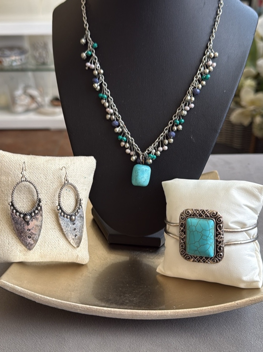 Turquoise Bead Pendant Necklace Mixed Beads - Earrings Clamper Bracelet Set